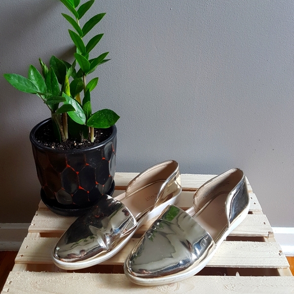 Nine West Metallic Gold Flats - Picture 1 of 1